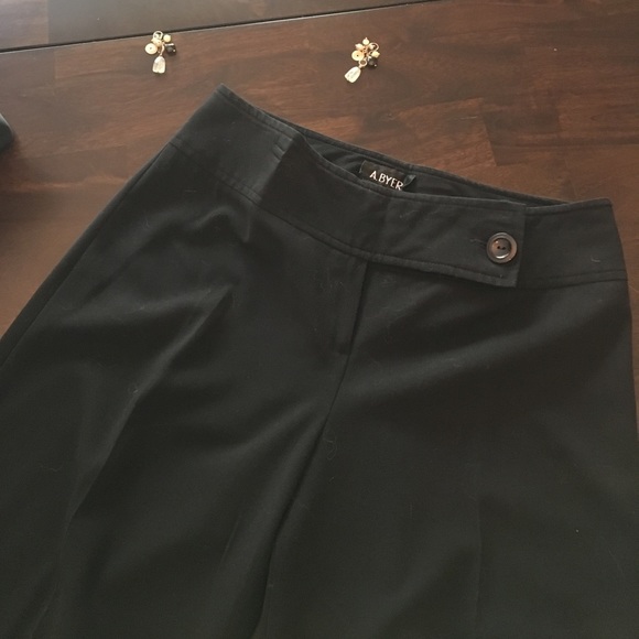 A. Byer Black Capri Dress Pants - Picture 2 of 3