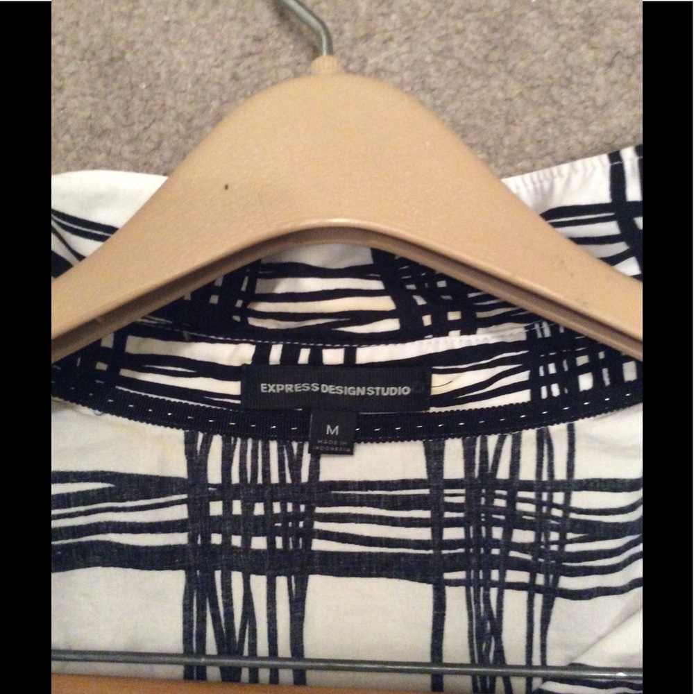 Blouse/Top - Picture 3 of 4