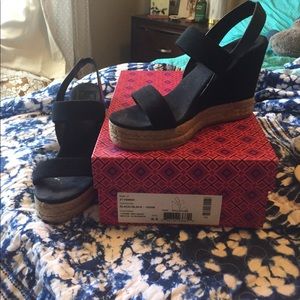 Tory Burch wedges with box
