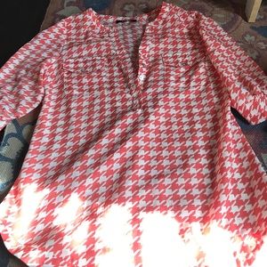 Very cute houndstooth blouse
