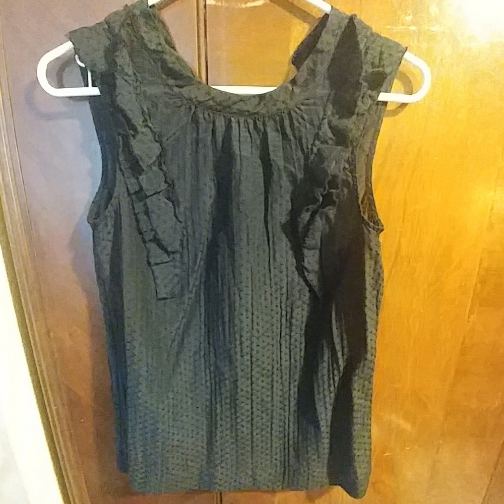 Woman's Madewell sleeveless blouse