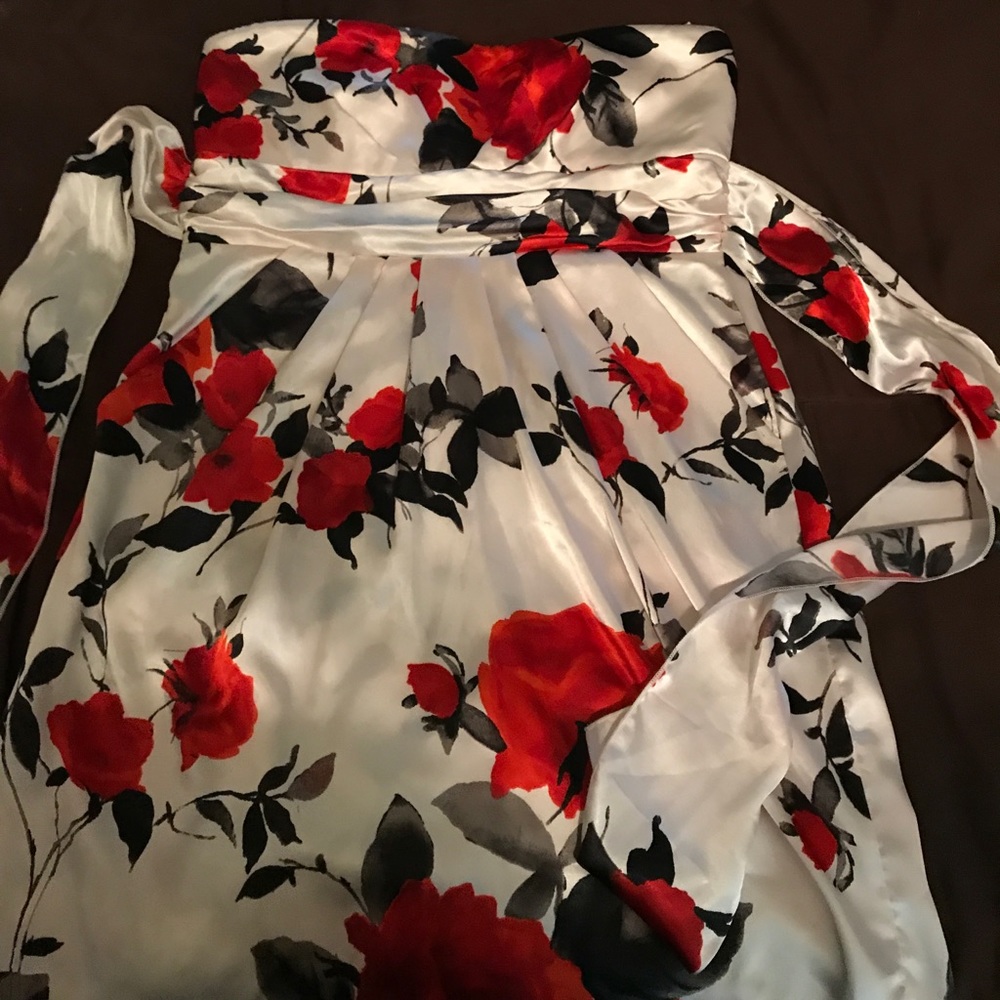 Strapless rose printed dress with bow