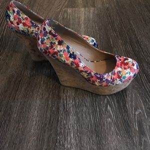 Floral wedges