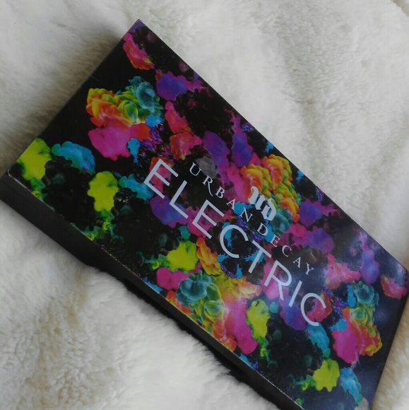 Urban Decay Other - 🌈 URBAN DECAY ELECTRIC PALLET✨