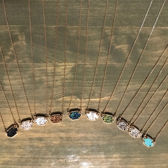 Drusy Elisa style pendant necklace with gold chain - Picture 4 of 8