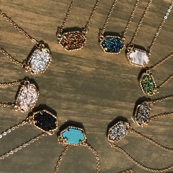 Drusy Elisa style pendant necklace with gold chain - Picture 2 of 8