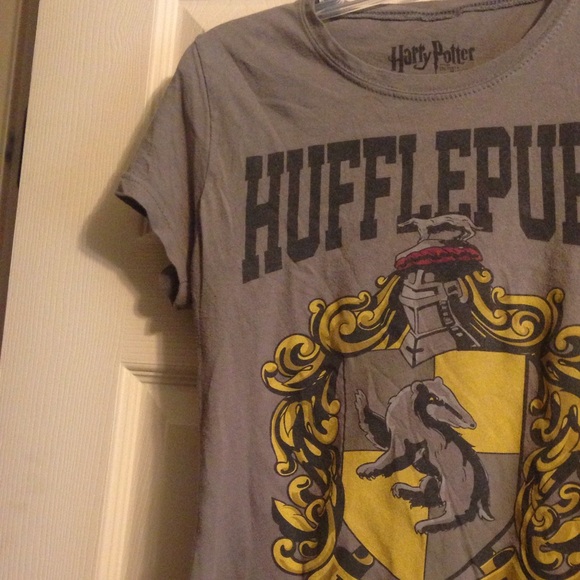 Forever 21 Tops - Harry Potter Hufflepuff Graphic Tee Shirt