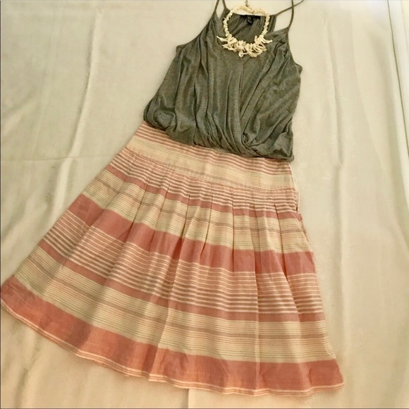 Old Navy Dresses & Skirts - Old navy skirt, size 4, 100% cotton