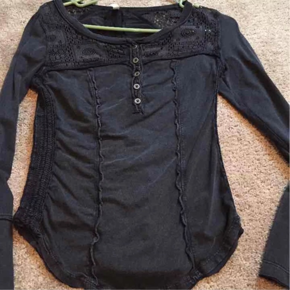 Free people log sleeve shirt with detail xs
