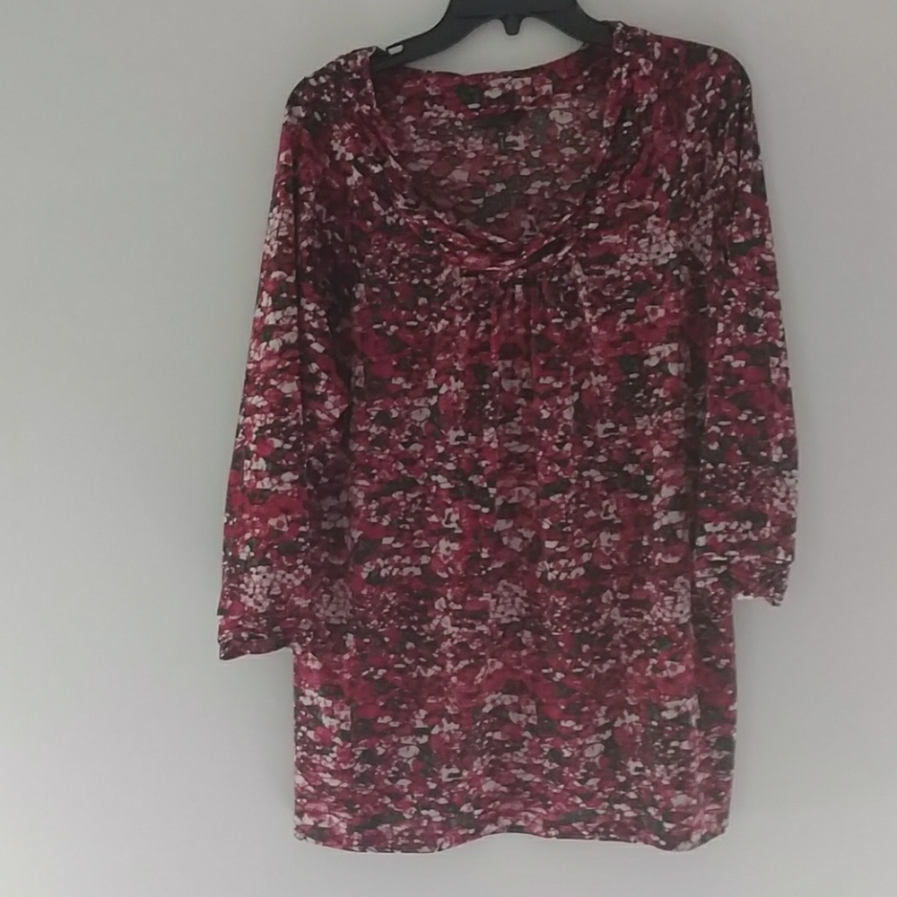 🚫SOLD🚫Daisy Fuentes Red Pattern Top