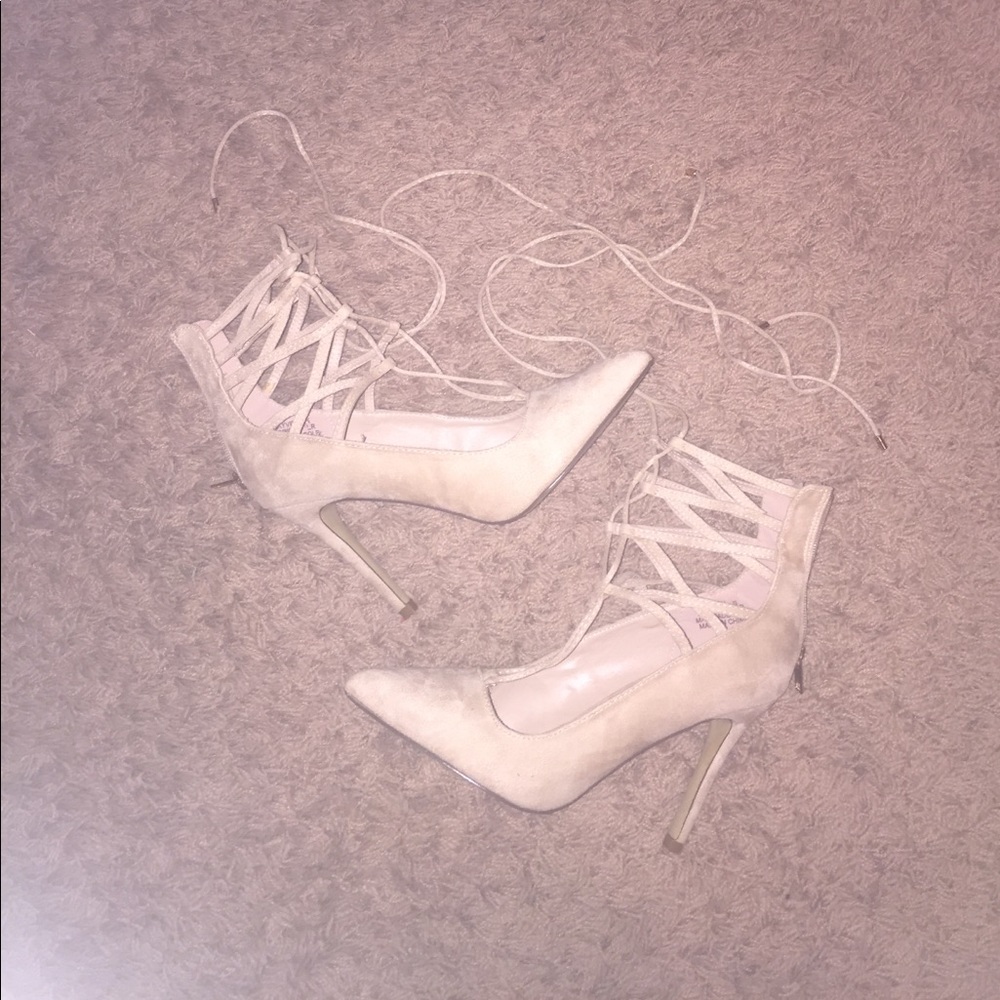 🎊🎉HOST PICK🎉🎊 Zigi Soho heels