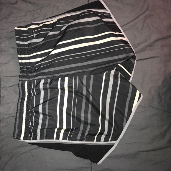 Nike shorts like new!!! - Picture 2 of 3