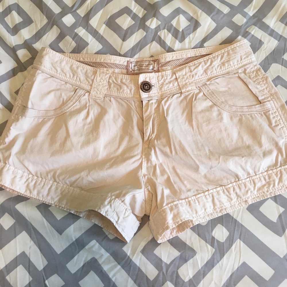 American Eagle size 6 khaki cotton shorts