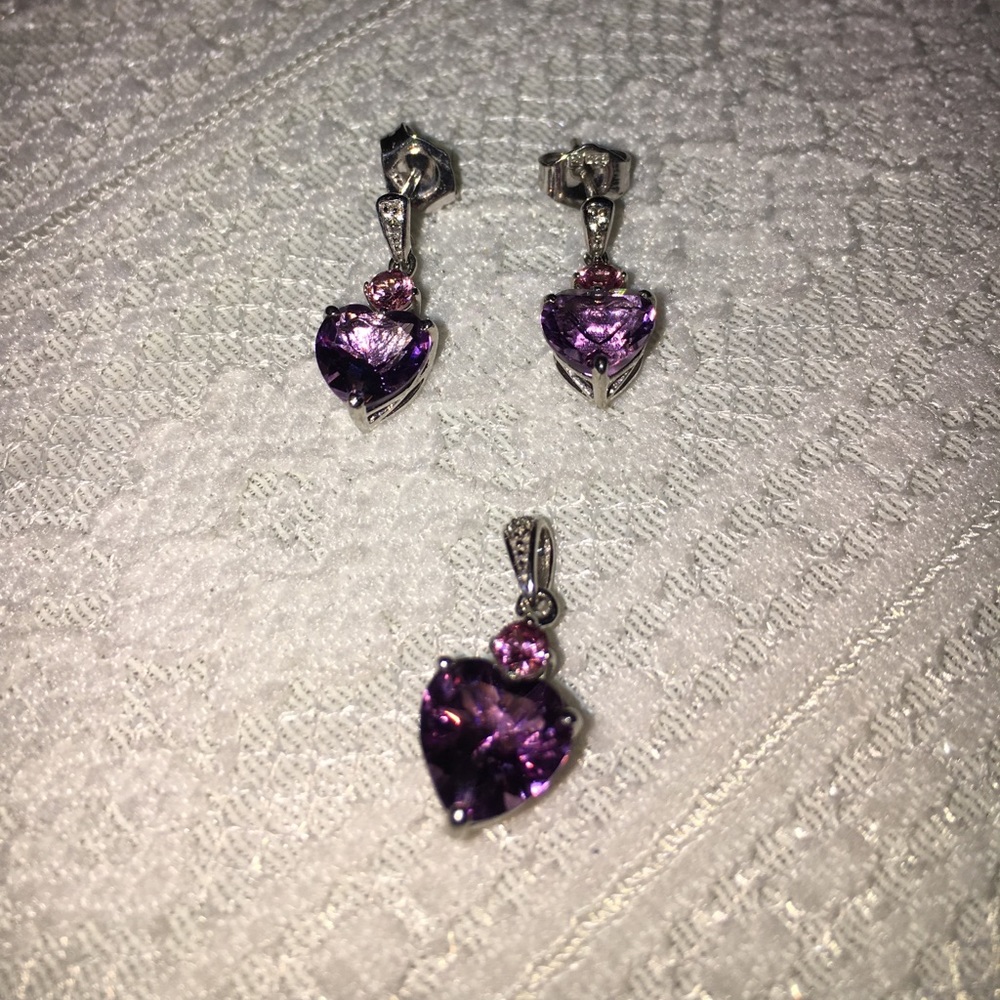 Gemstone pendant and earring set