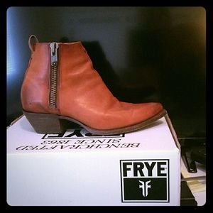 Frye Sasha Moto Shortie