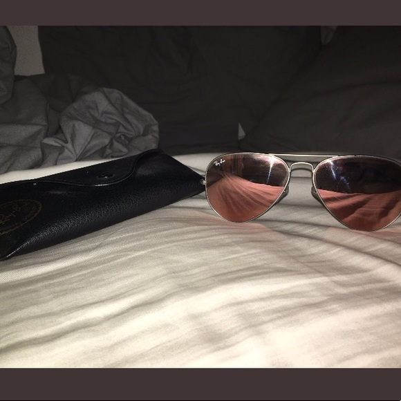 Rose gold Aviator Ray Bans