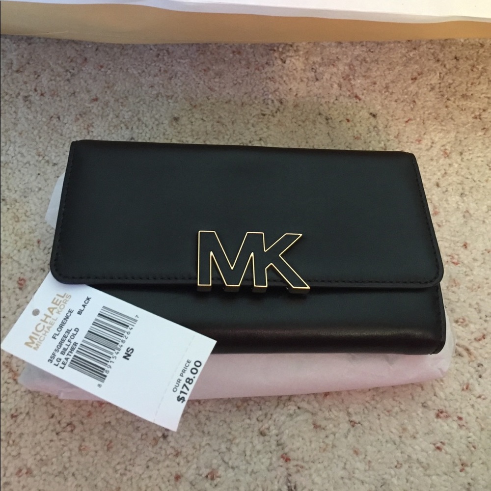 Brand new wallet with tag