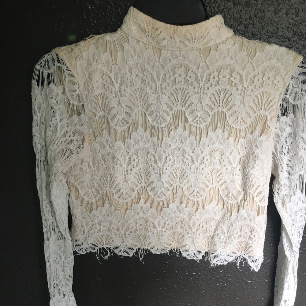 Guitii Lace crop top