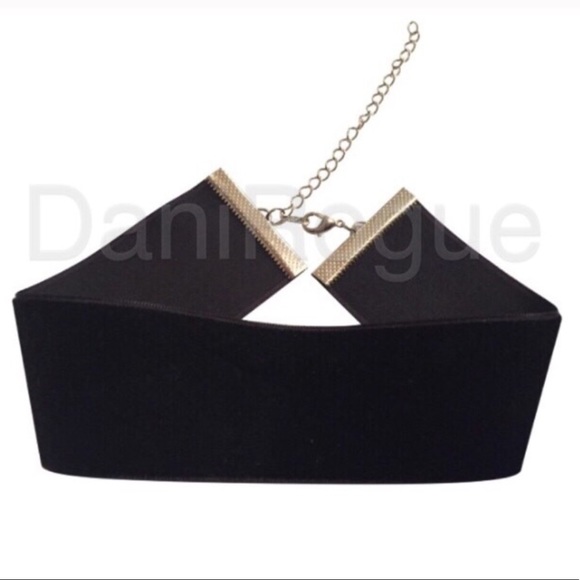 LAST 1! Wide Black Velvet Choker - Picture 3 of 3