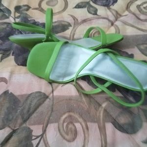 Lime green leather Karen Scott sandals size 7.6