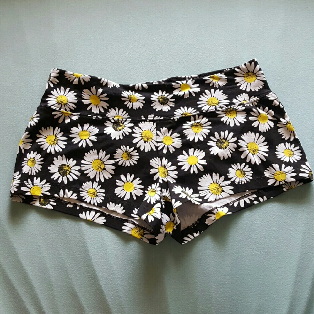 Daisy shorts