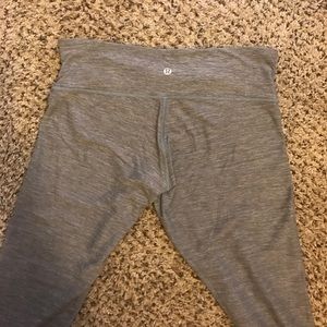 LIKE NEW Lululemon Crop Grey leggings