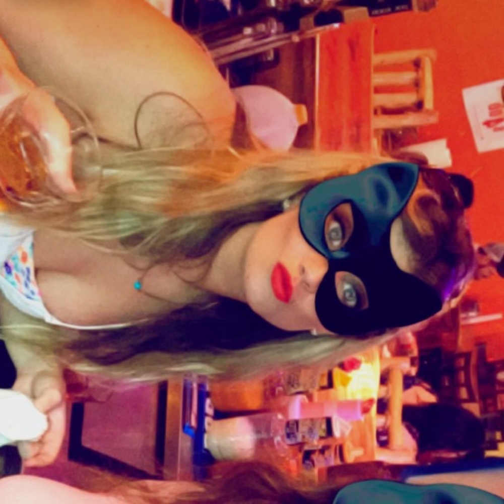 Meet your Posher, Rebecca