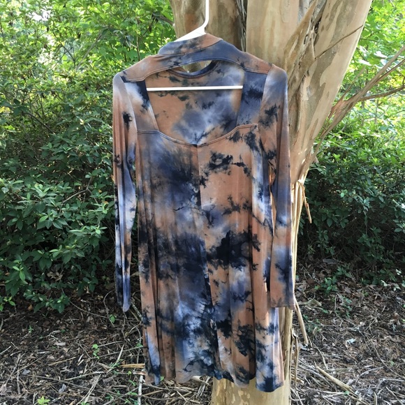 High Neck Dress ✨ - Picture 2 of 3