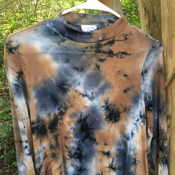 High Neck Dress ✨ - Picture 3 of 3