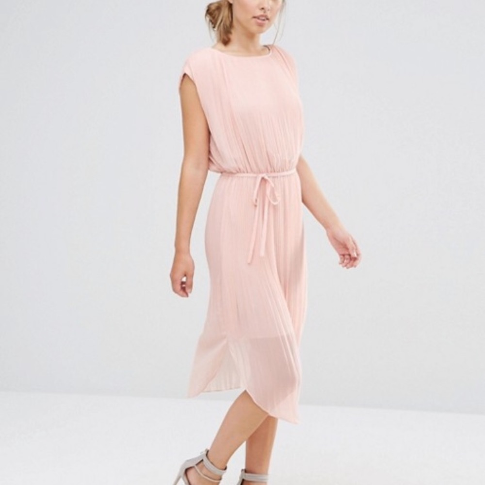 Warehouse dust pink pleated dress