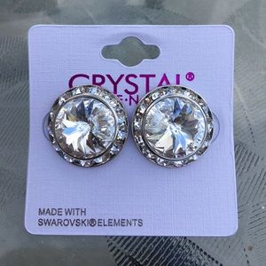 Large round rhinestone stud earrings!