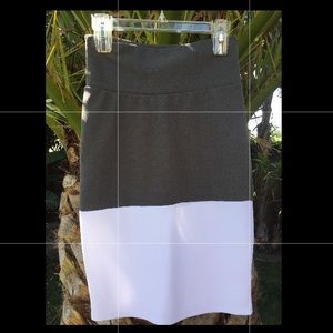 New LulaRoe gray and white Cassie size small