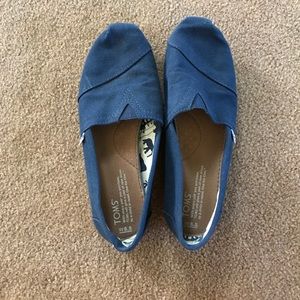 Navy blue Toms