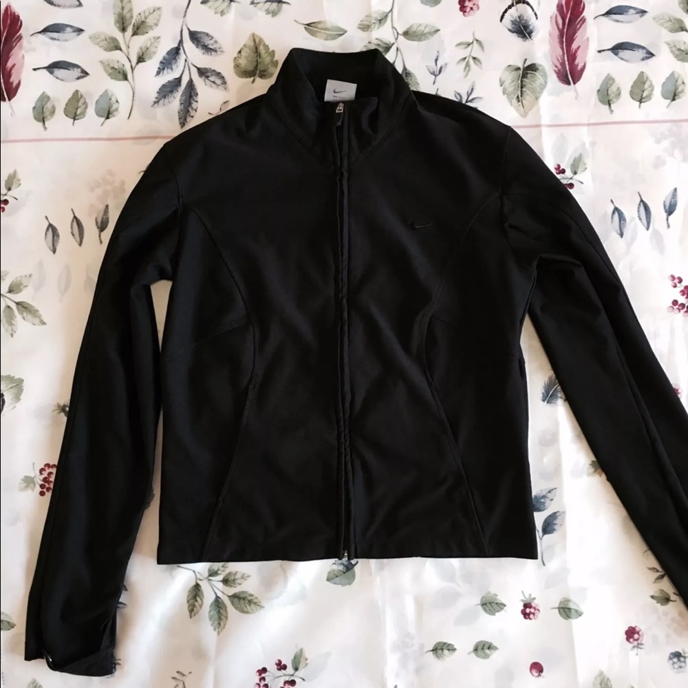 Nike cropped jacket✨