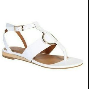 White sandles Reposh