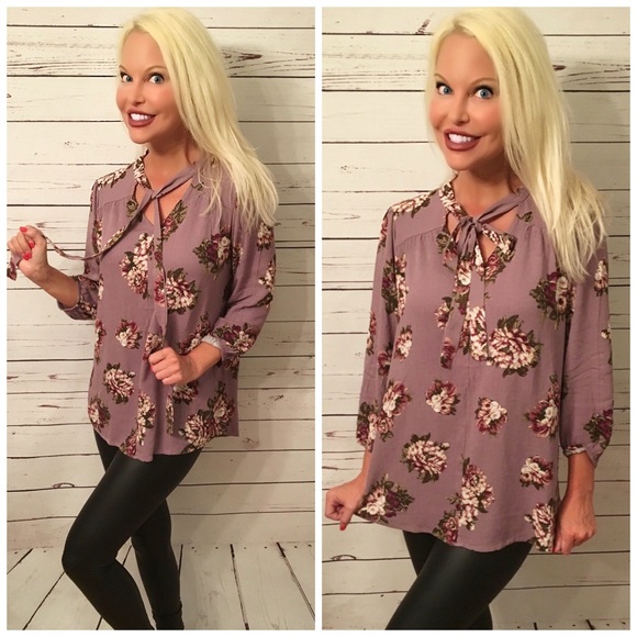 LAST 1 🤗Lavender 3qtr sleeve tie front Blouse - Picture 2 of 5