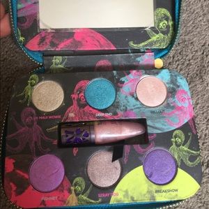 Urban Decay eyeshadow pallet