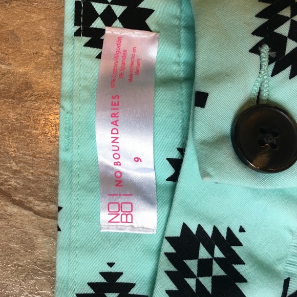 Cute mint shorts - Picture 3 of 3