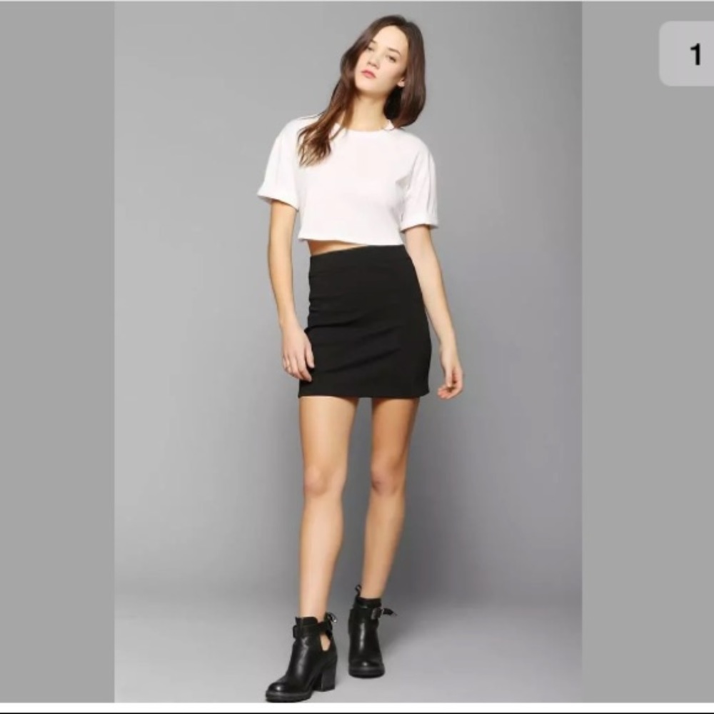 NWT SILENCE and NOISE BLACK PONTE KNIT SKIRT sz L - Picture 1 of 8