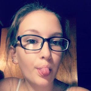 Meet your Posher, Becca