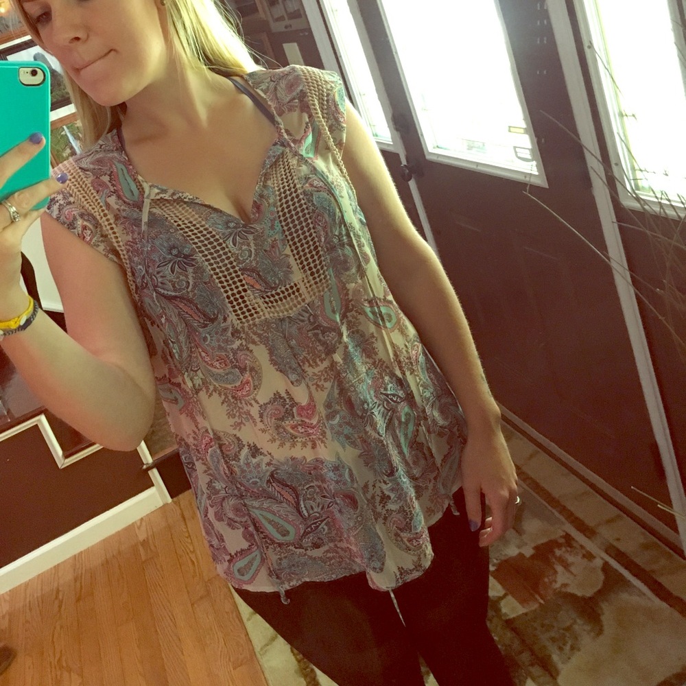 Beige and pink Paisley top!