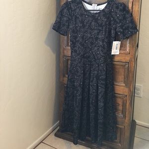 Lularoe Amelia black and white delicate flowers