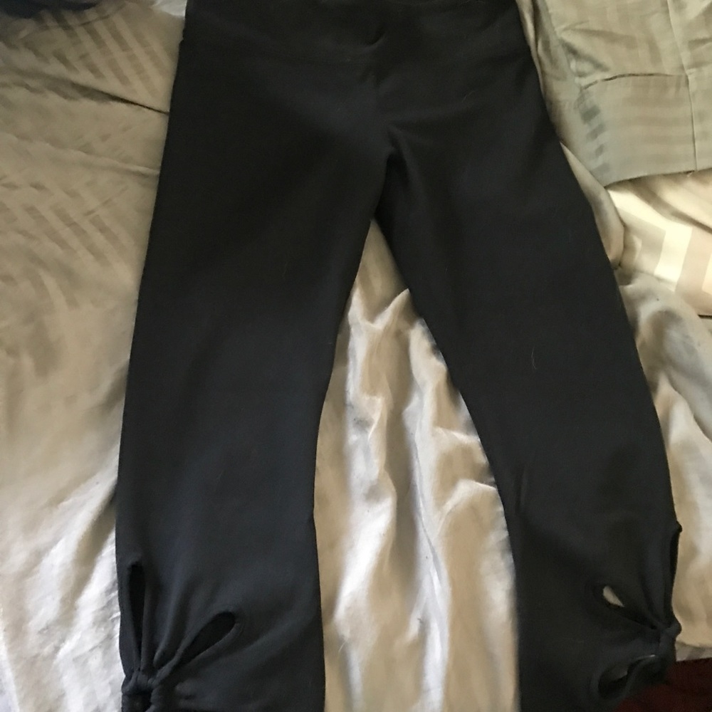 Fabletics crop leggings