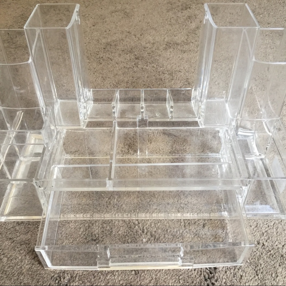 Makeup organizer