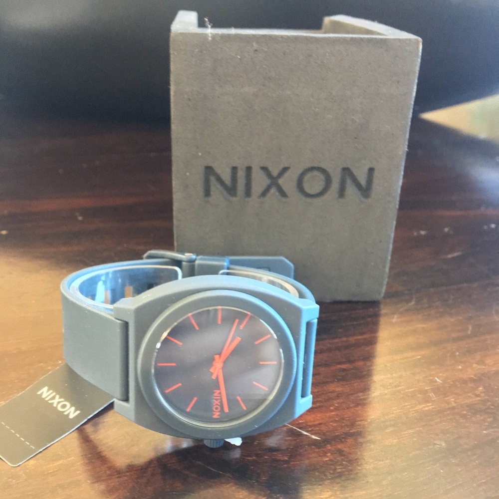 Nixon Time Teller P Watch in Matte Navy