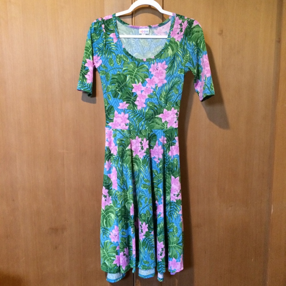 SOLD on Mercari🌟 LuLaRoe Nicole - XS