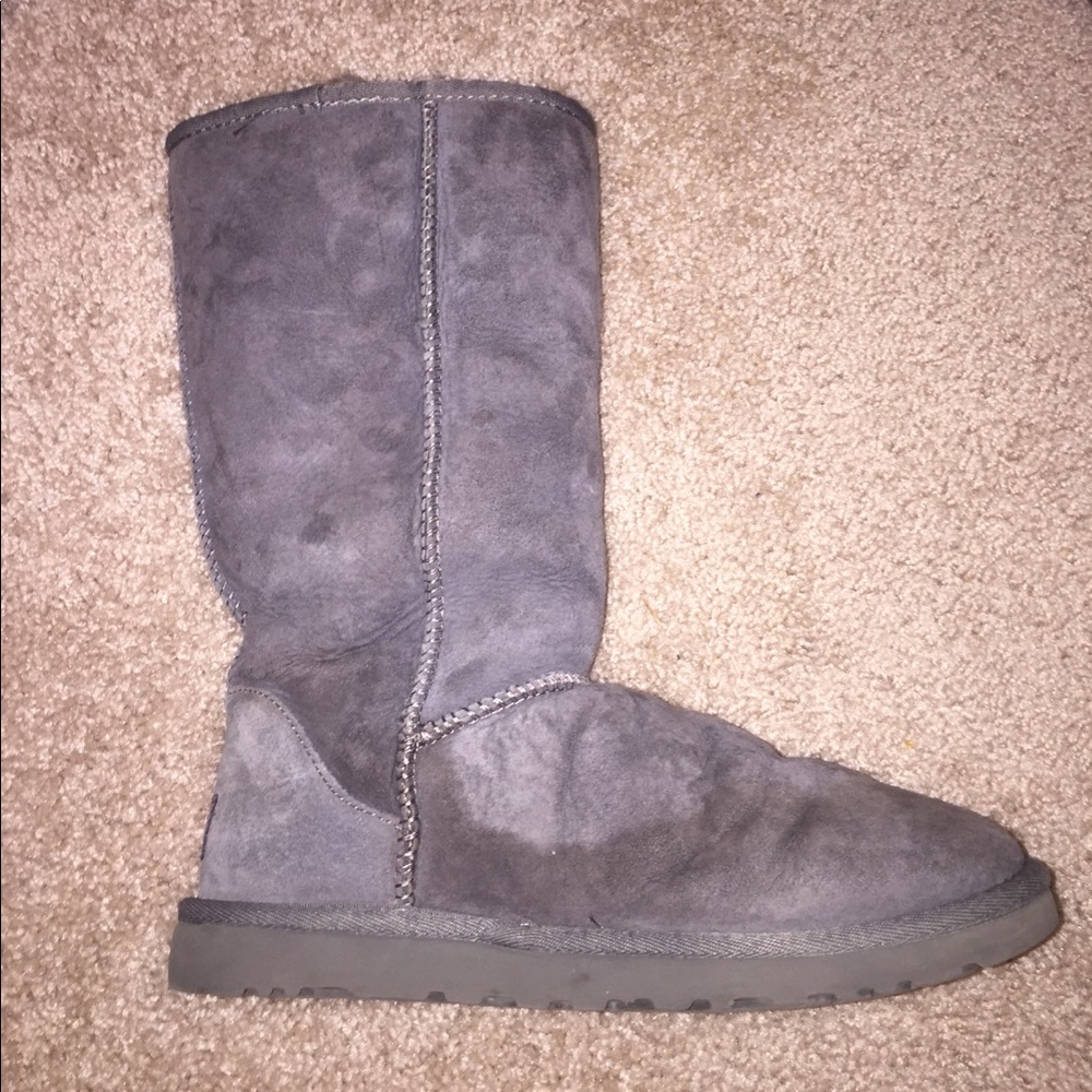 uggs - Picture 2 of 6