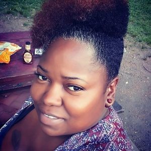 Meet your Posher, Tosha