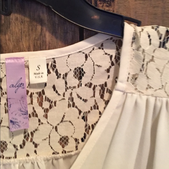 High-Low Top by Alya - Picture 4 of 6