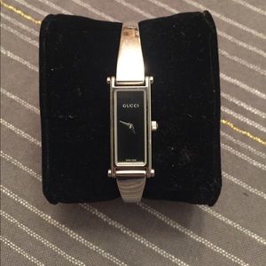 Gucci 1500 L Watch